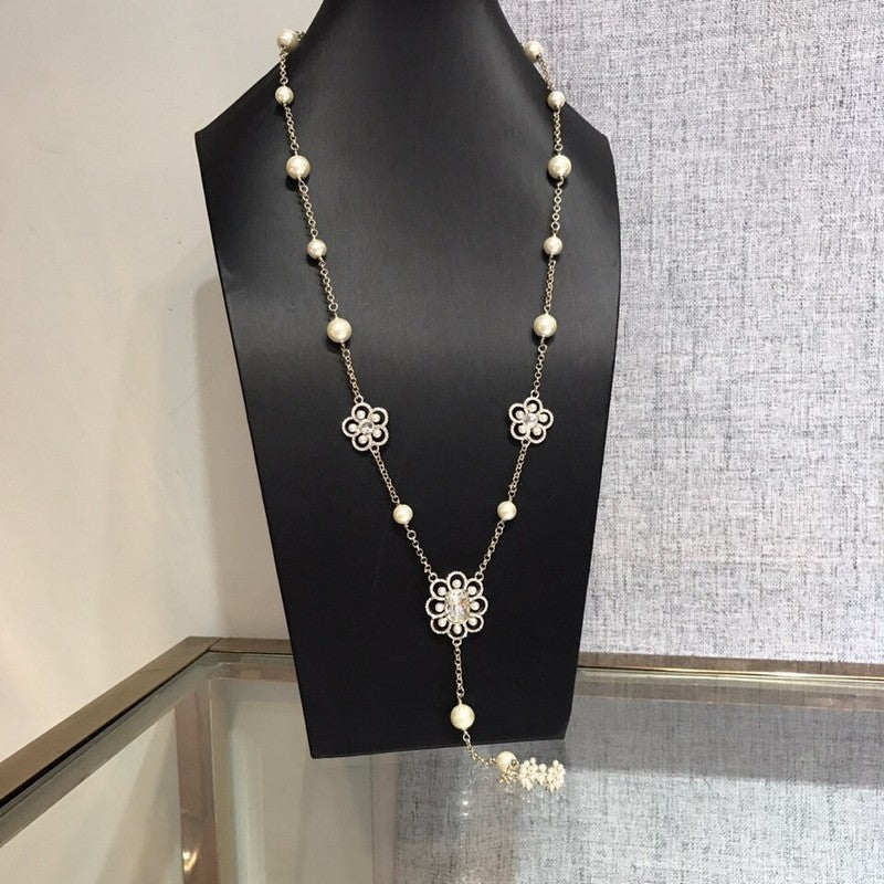 Chanel Flowers Pearl Long 18K Gold Necklace