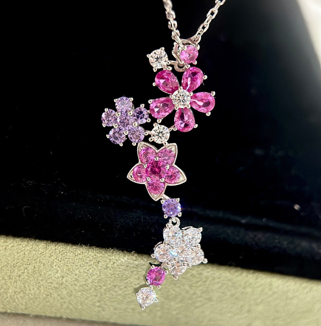 Folie Des Pr ̈¦s Pendant 18K Gold Necklace