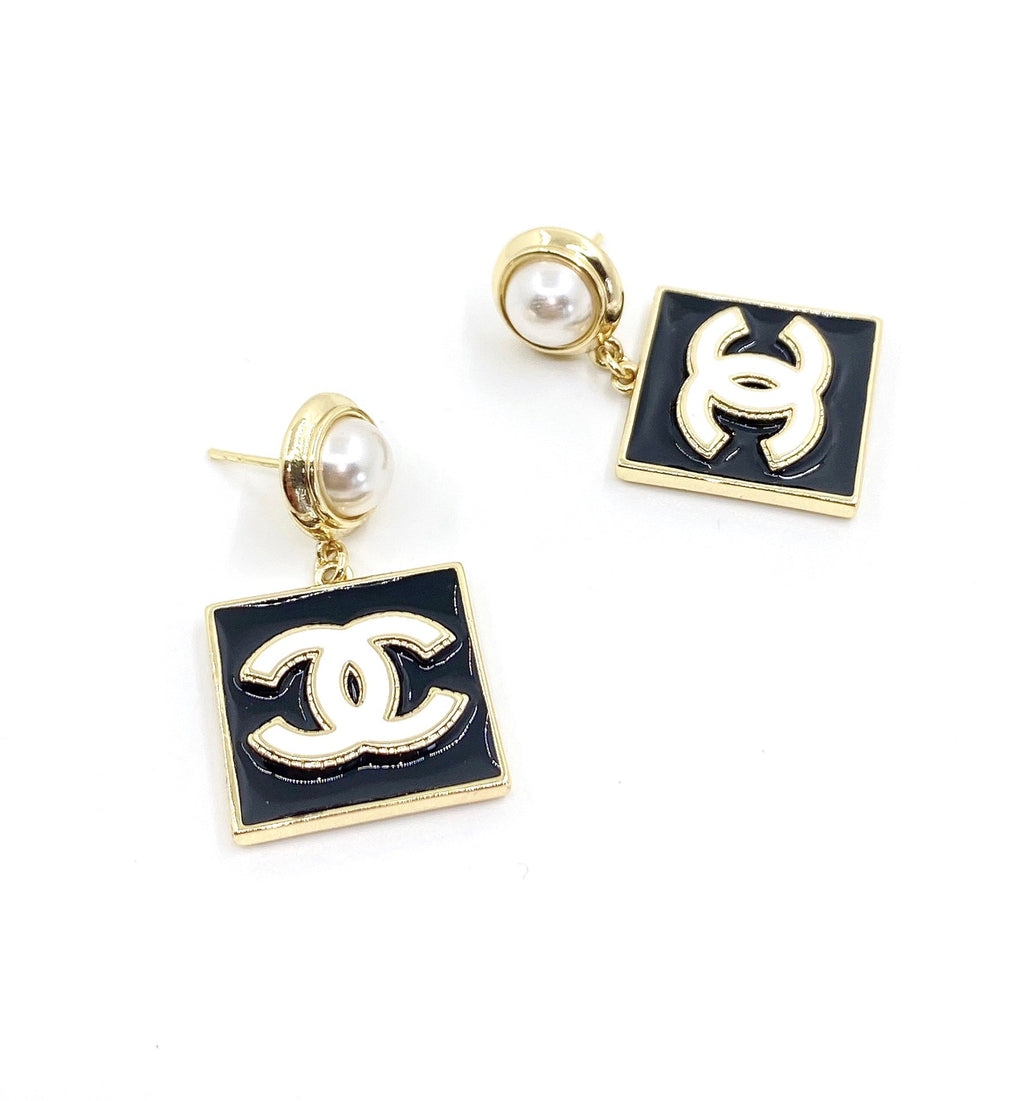 Chanel Square Pearl Pendant 18K Gold Earrings