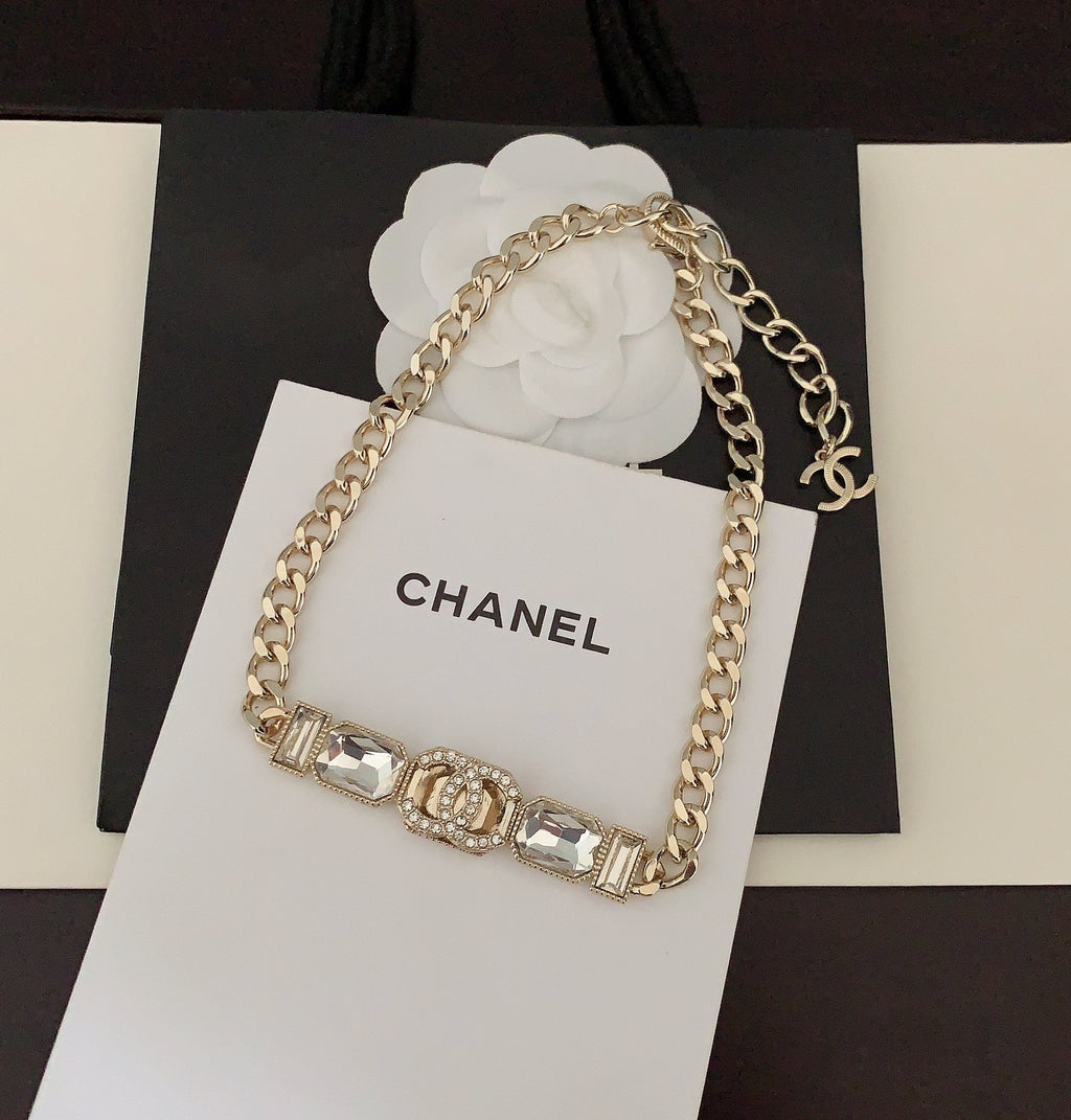 Chanel Pearls Crystals Vintage 18K Gold Necklace