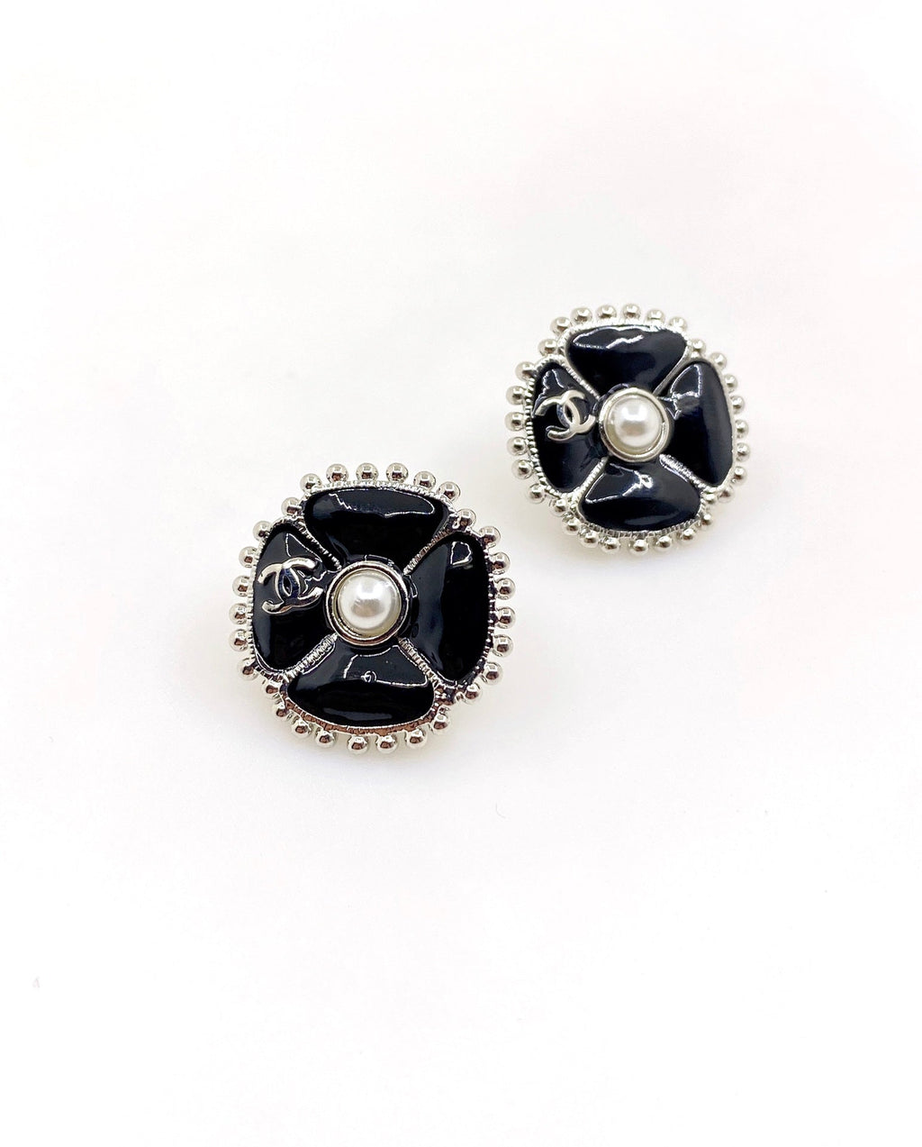 Chanel Black Pearl Clover 18K Gold Earrings