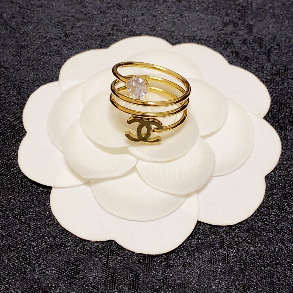Chanel Vintage Pearl 18K Gold Ring