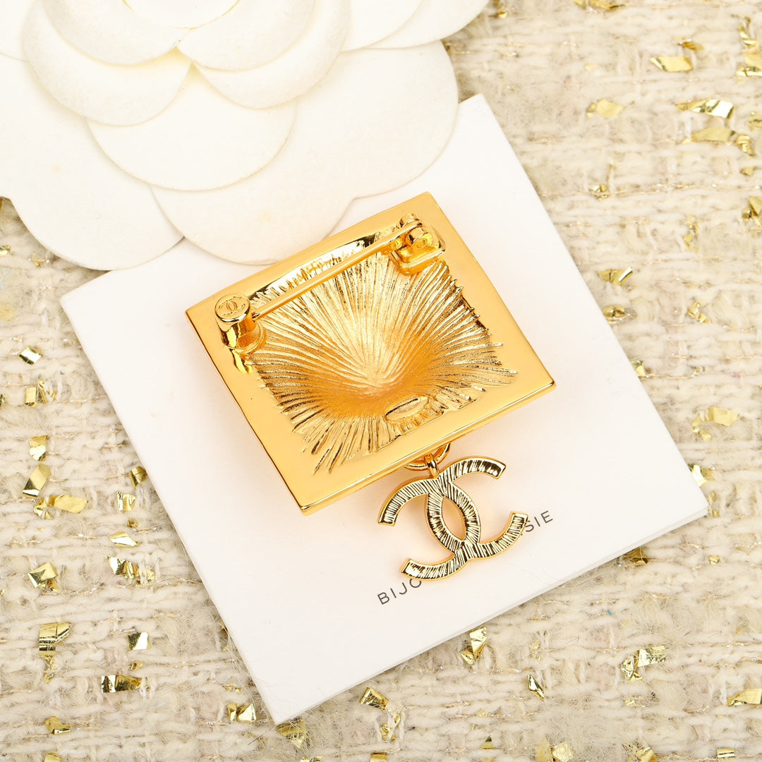 Chanel Tiger 18K Gold Brooch