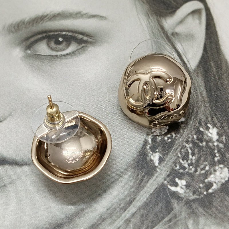 Chanel Gold Round 18K Gold Earrings