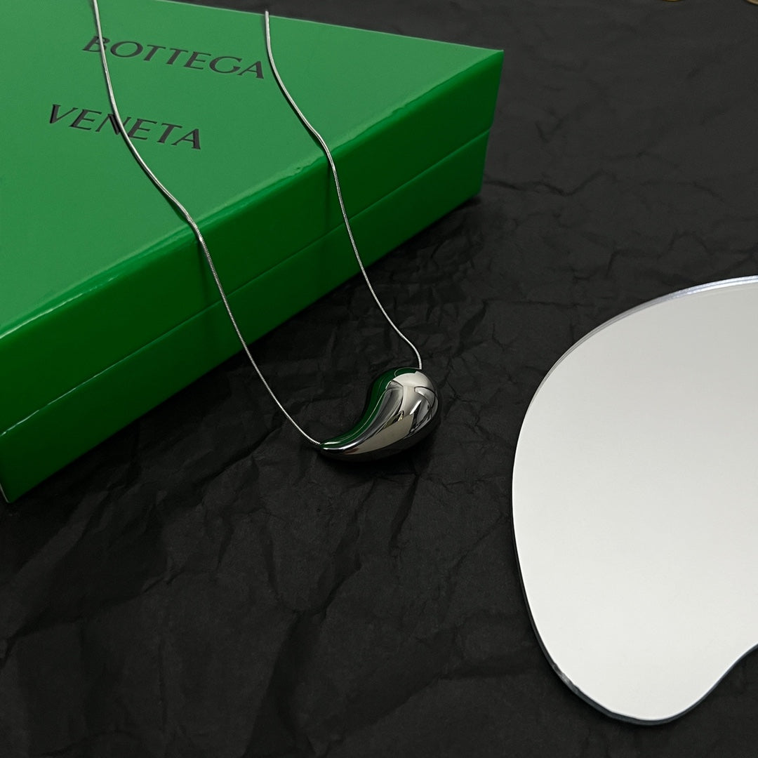 Bvlgari Drop Pendant 18K Gold Necklace