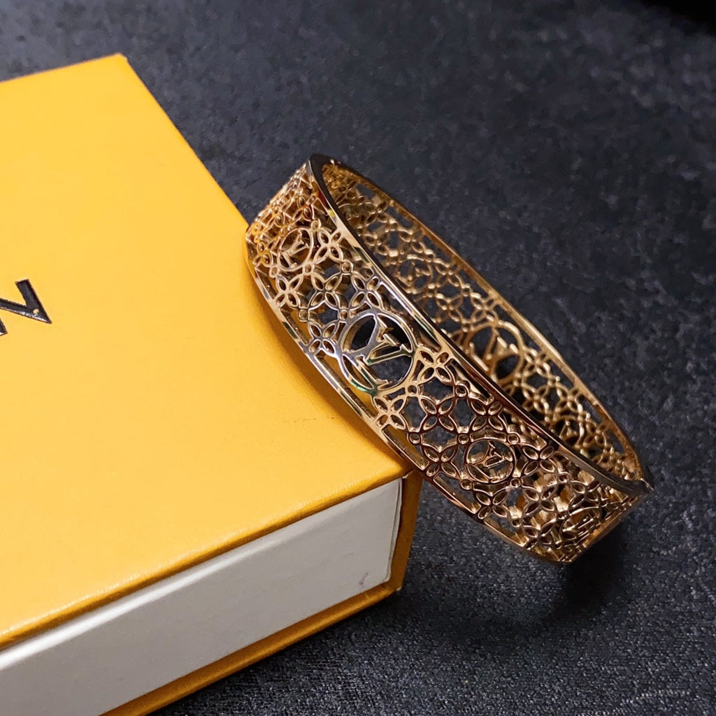 Louis Vuitton Hollow 18K Gold Bracelet