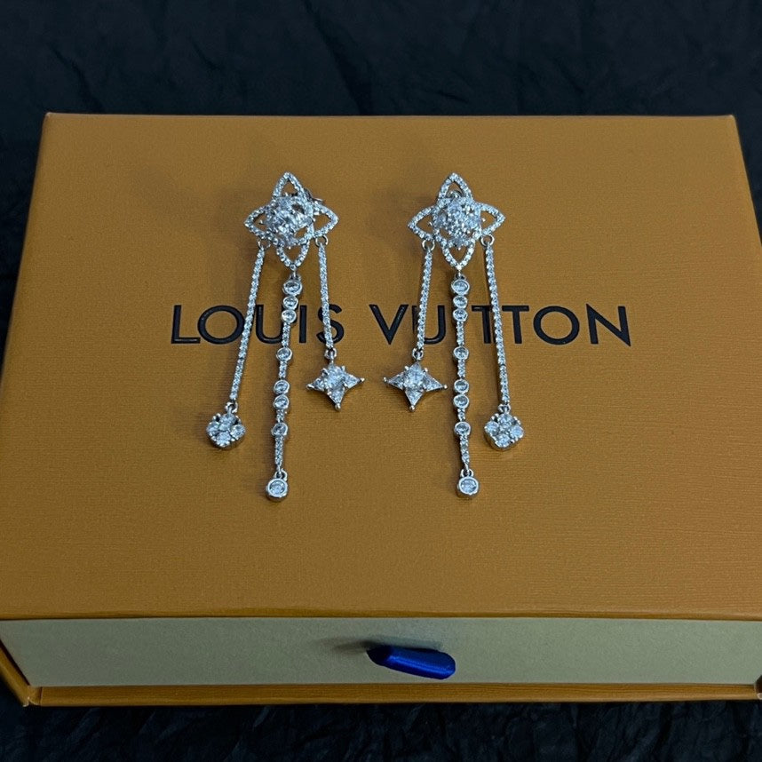 Louis Vuitton Diamond Flowers Long 18K Gold Earrings