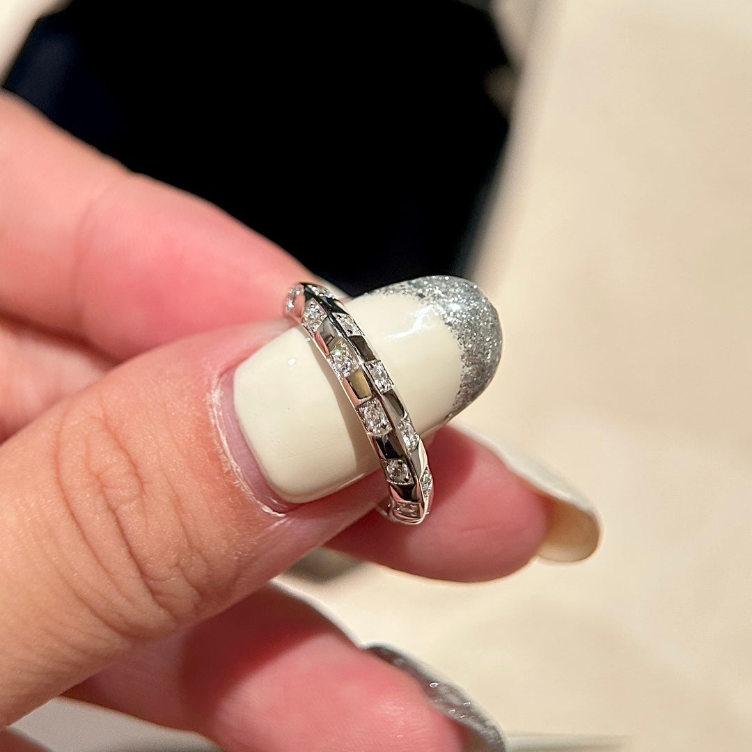 Louis Vuitton Damier Diamonds 18K Gold Ring