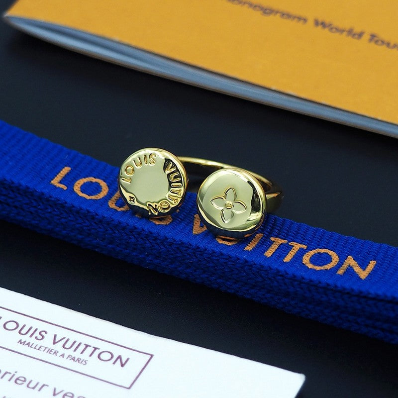 Louis Vuitton Studs 18K Gold Ring