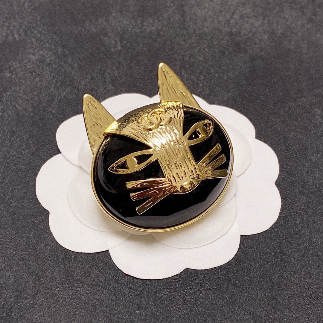 Chanel Cat 18K Gold Brooch
