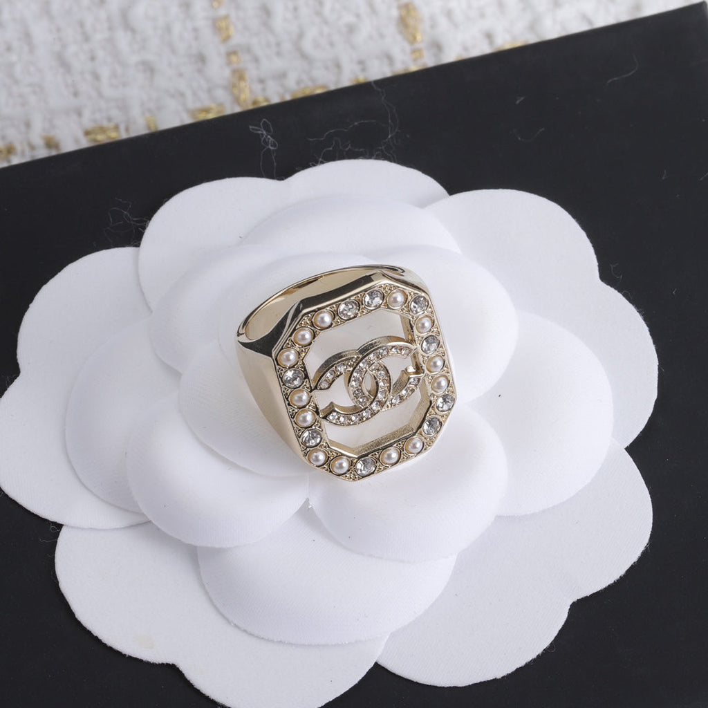 Chanel Diamonds 18K Gold Ring