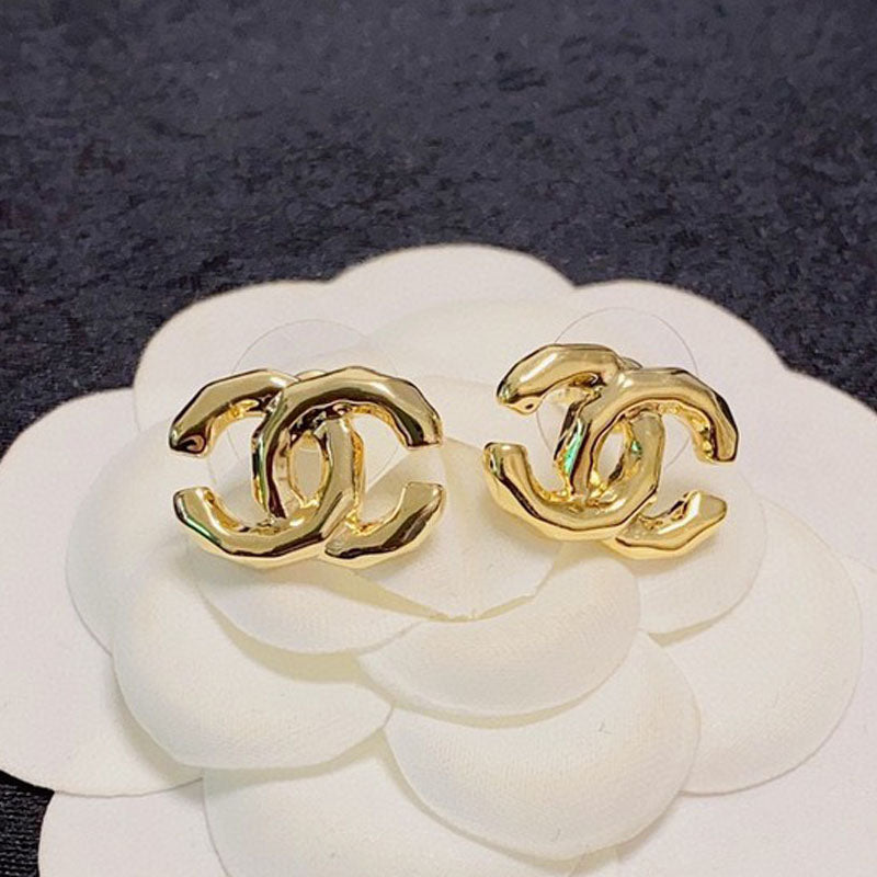 Chanel Gold 18K Gold Earrings