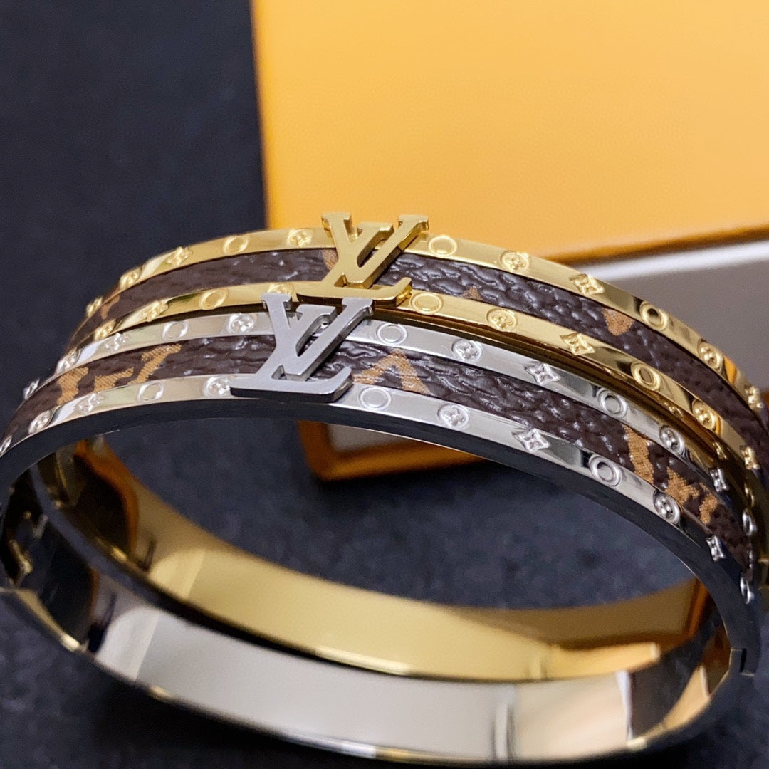 Louis Vuitton Leather Vintage 18K Gold Bracelet