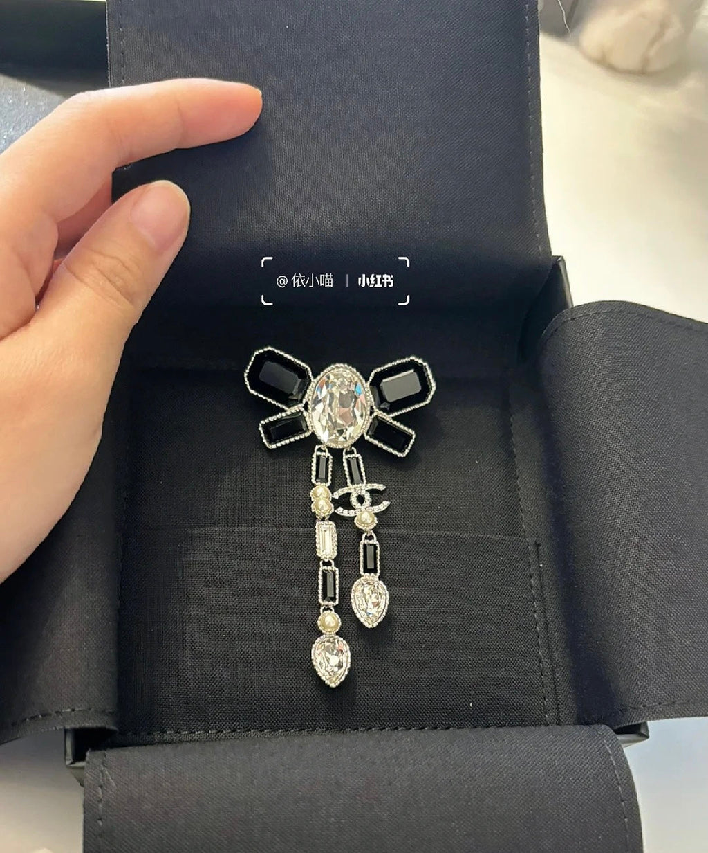 Chanel Bow Tie Crystals 18K Gold Brooch