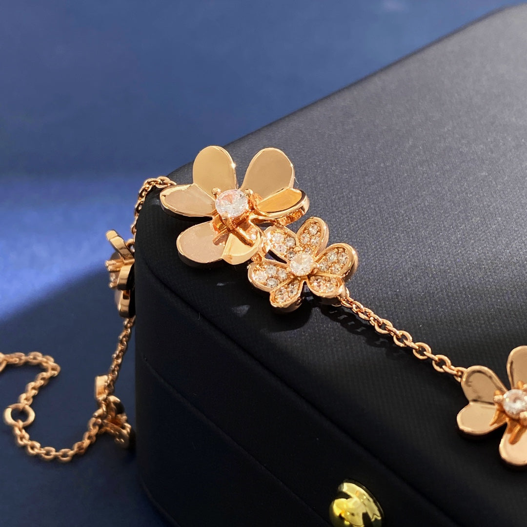 Frivole 18K Gold Bracelet