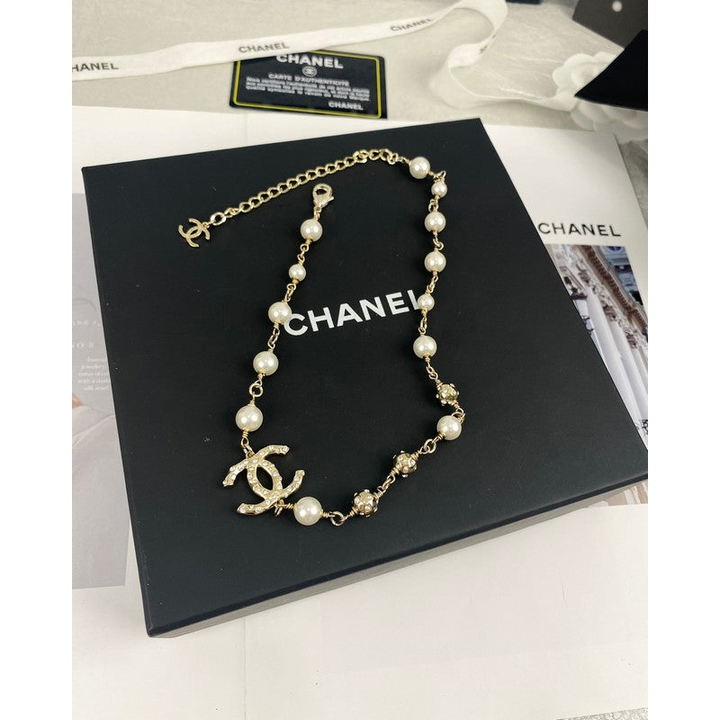 Chanel White Pearls 18K Gold Necklace