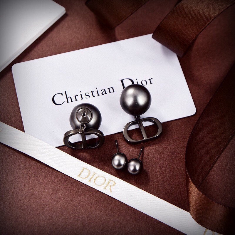Dior Tribales Grey Pearl 18K Gold Earrings