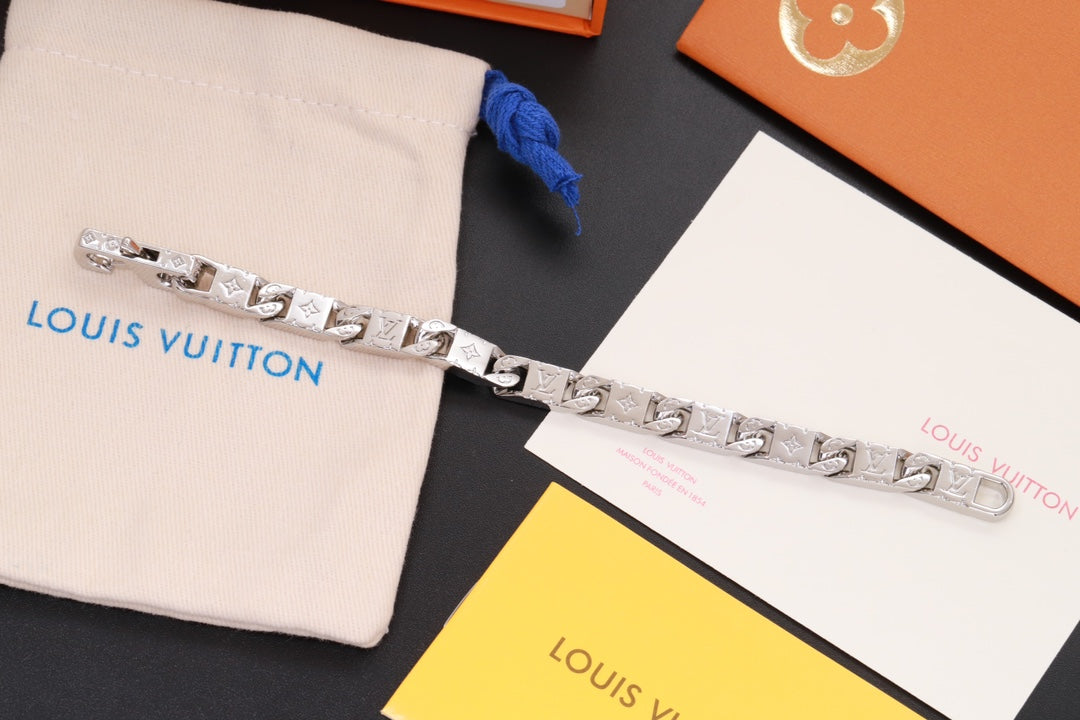 Louis Vuitton Monogram Tied Up 18K Gold Bracelet