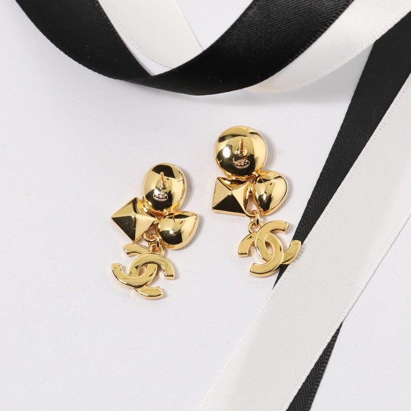 Chanel Color Crystal Gold 18K Gold Earrings