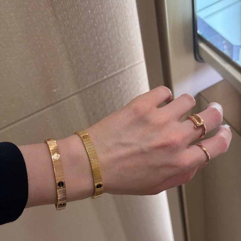 Love Unlimited 18K Gold Bracelet