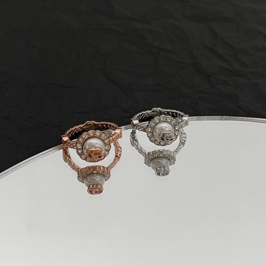 Gucci Double Pearl 18K Gold Ring