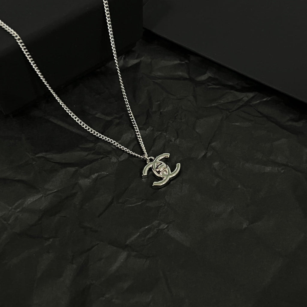 Chanel Vintage 18K Gold Necklace