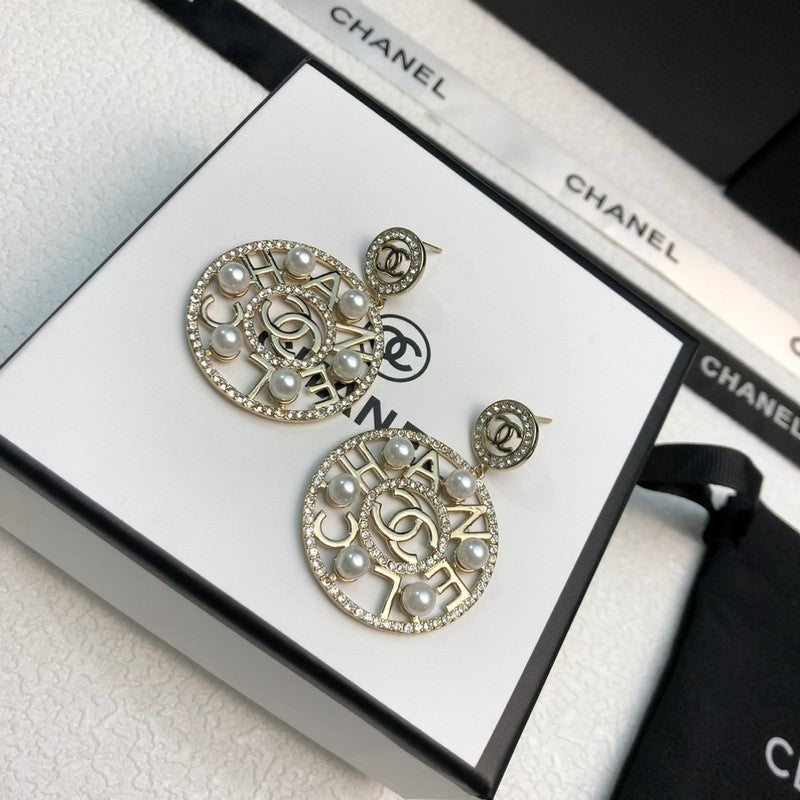 Chanel Circle Pearl Pendant 18K Gold Earrings