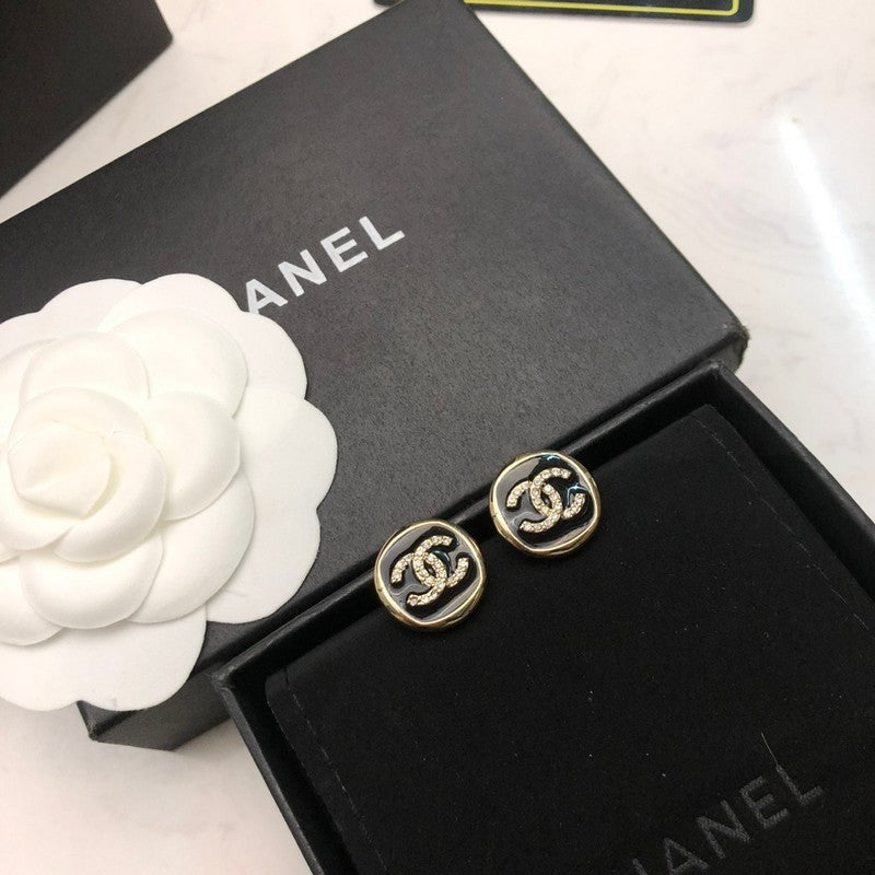 Chanel Black & White Diamond Gold 18K Gold Earrings