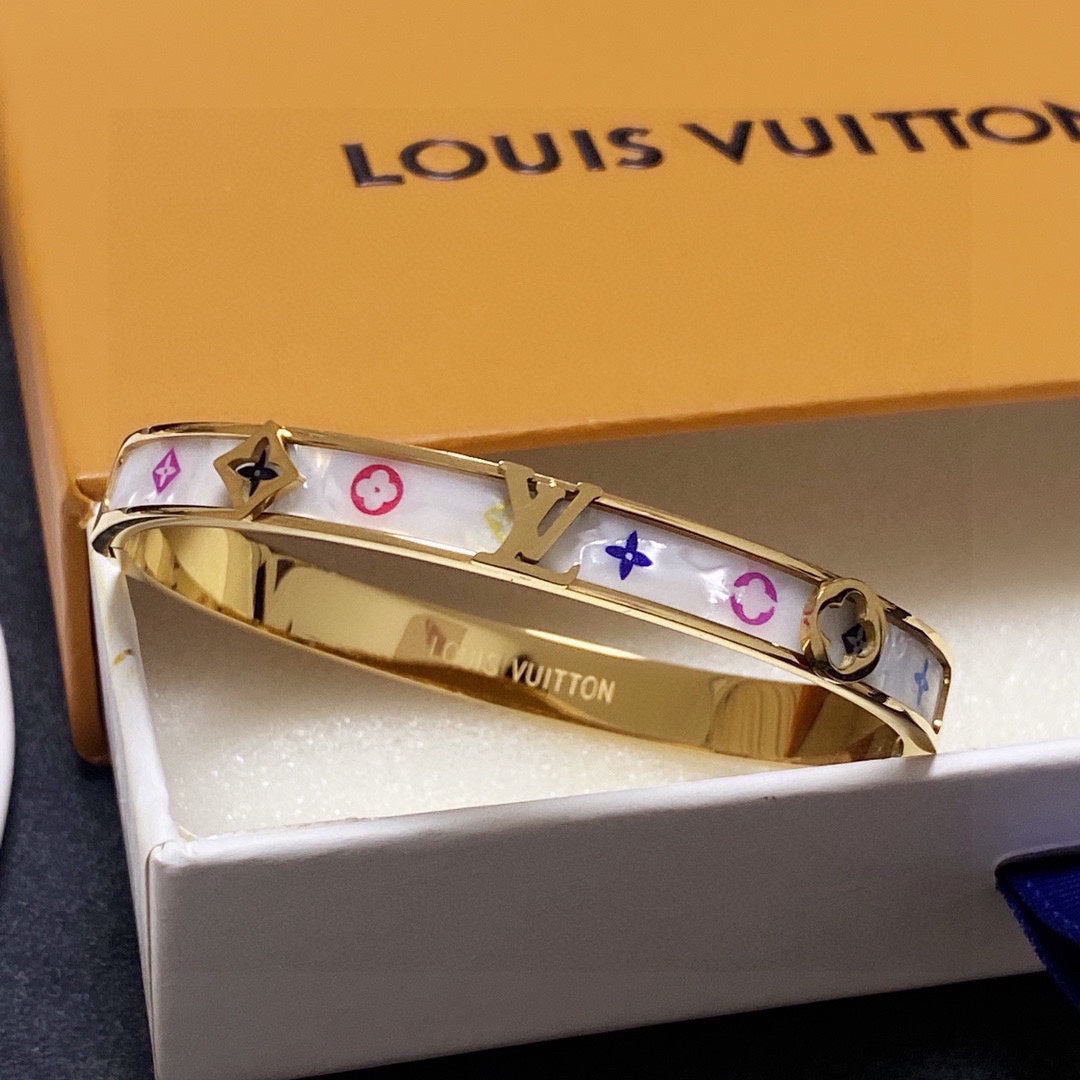 Louis Vuitton Pearl 18K Gold Bracelet