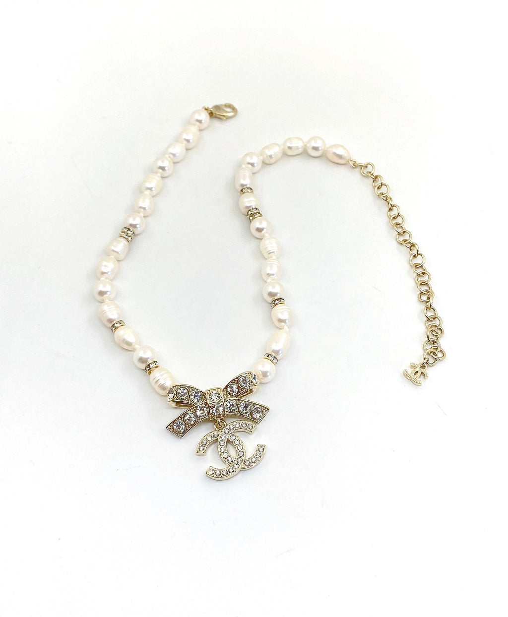Chanel Bow Tie Diamonds 18K Gold Necklace