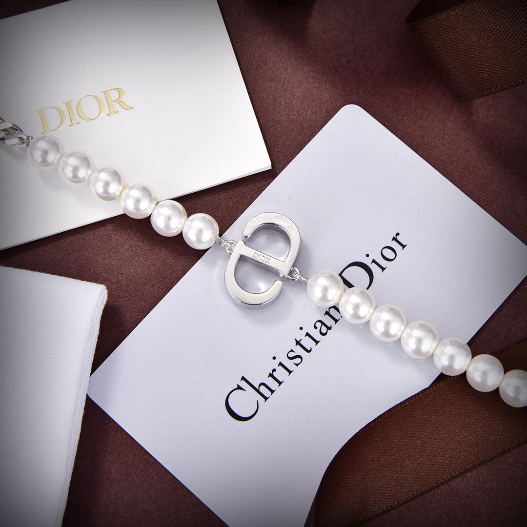 Dior 30 Montaigne Long 18K Gold Necklace
