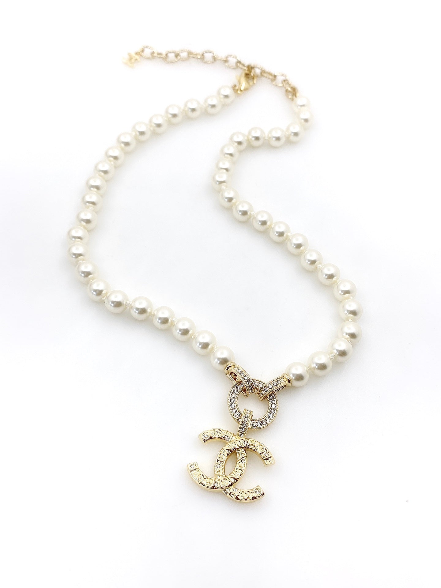 Chanel Pearls Choker 18K Gold Necklace