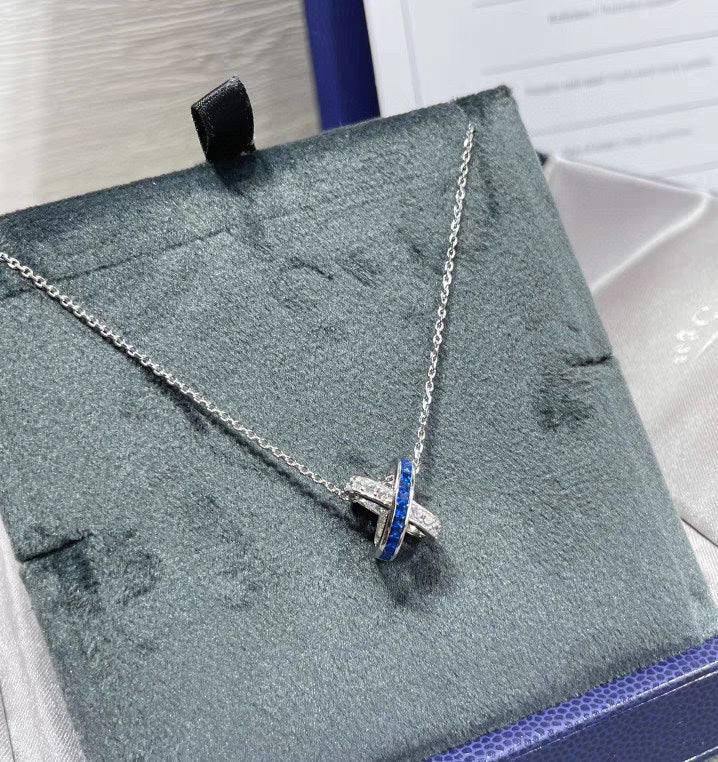 Jeux De Liens Pendant 18K Gold Necklace