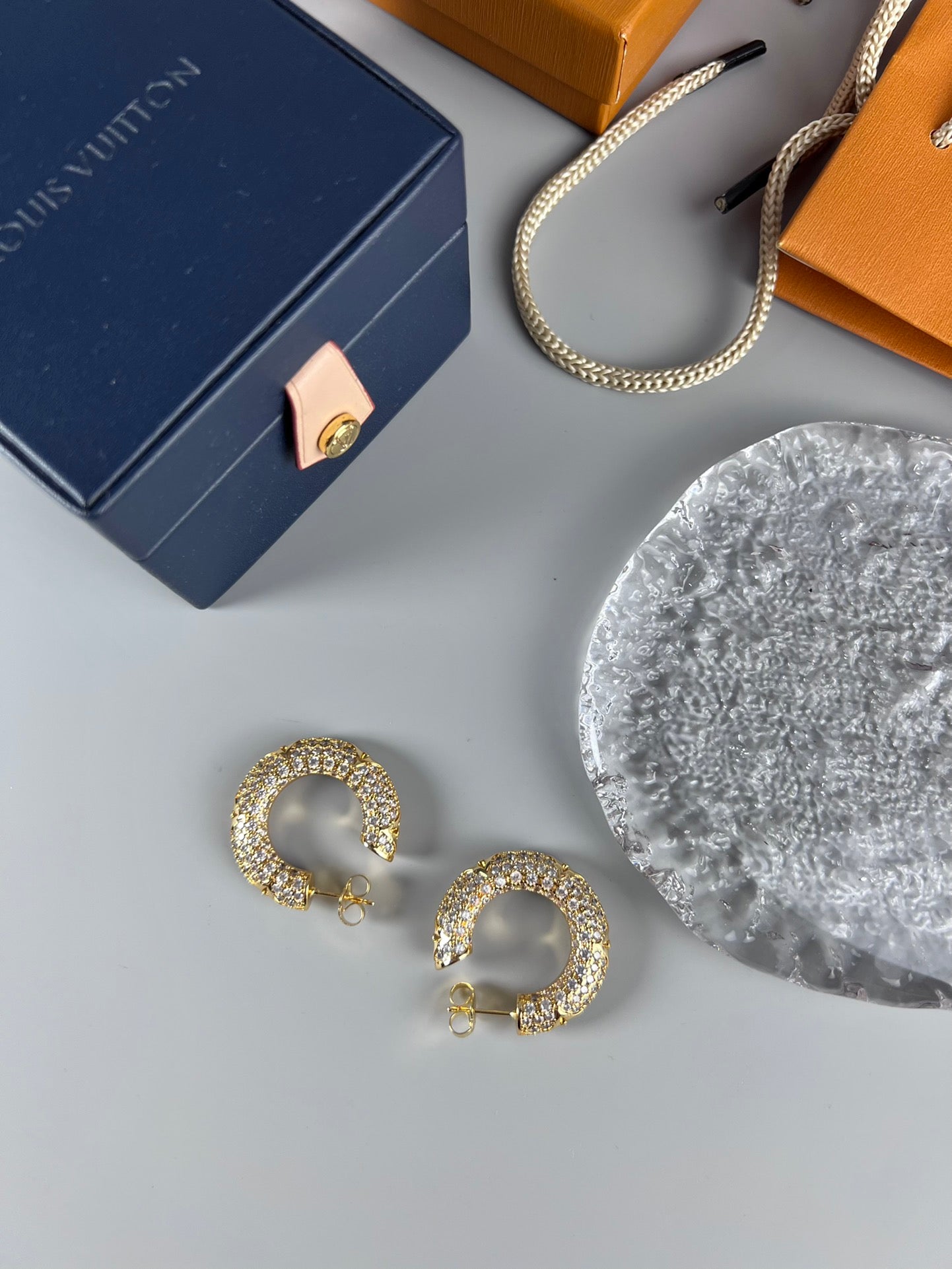 Louis Vuitton Circle Diamonds 18K Gold Earrings