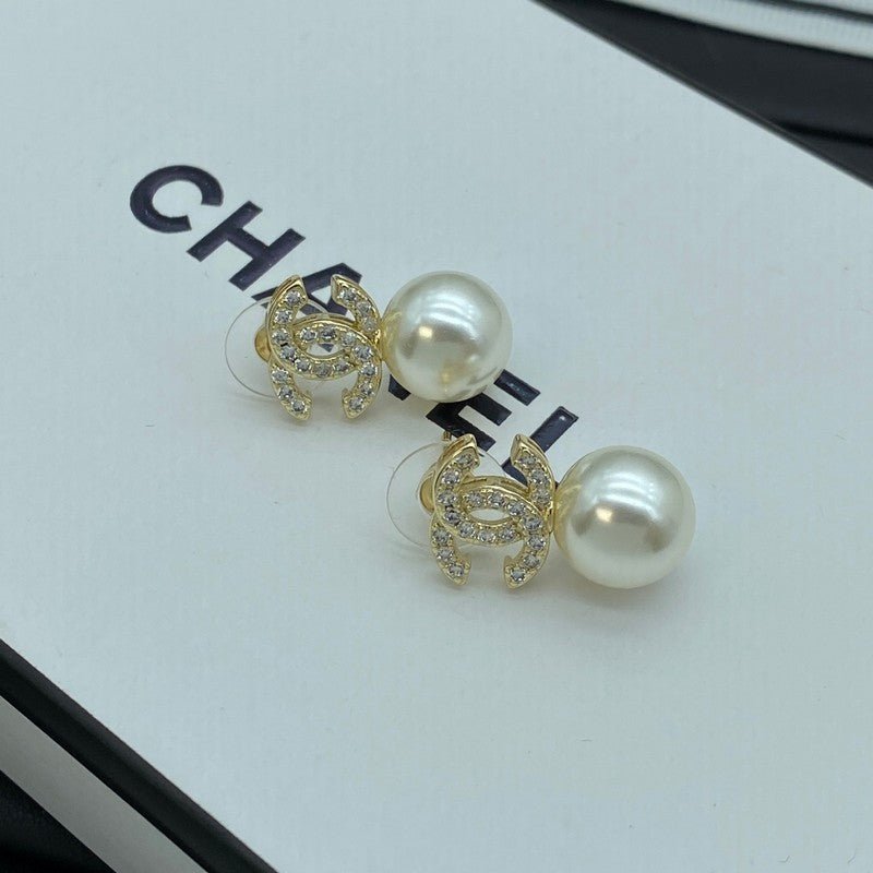 Chanel Pearl Drop Gold 18K Gold Earrings