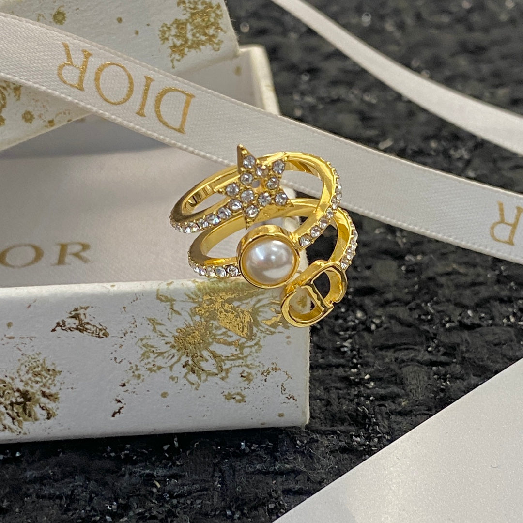 Dior Star Pearl 18K Gold Ring