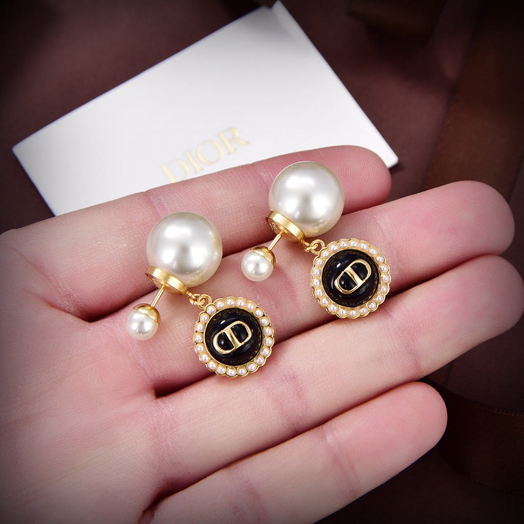Dior Pearls 18K Gold Earrings