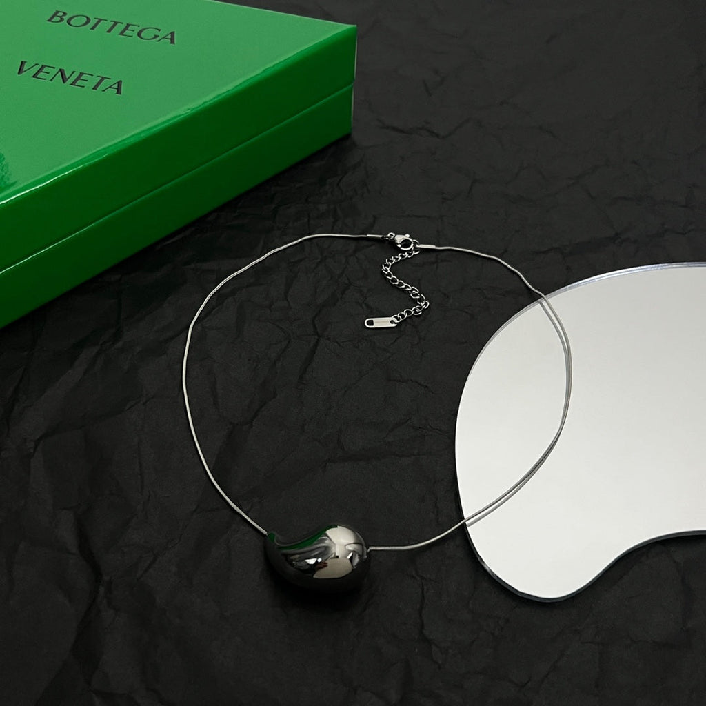 Bvlgari Drop Pendant 18K Gold Necklace
