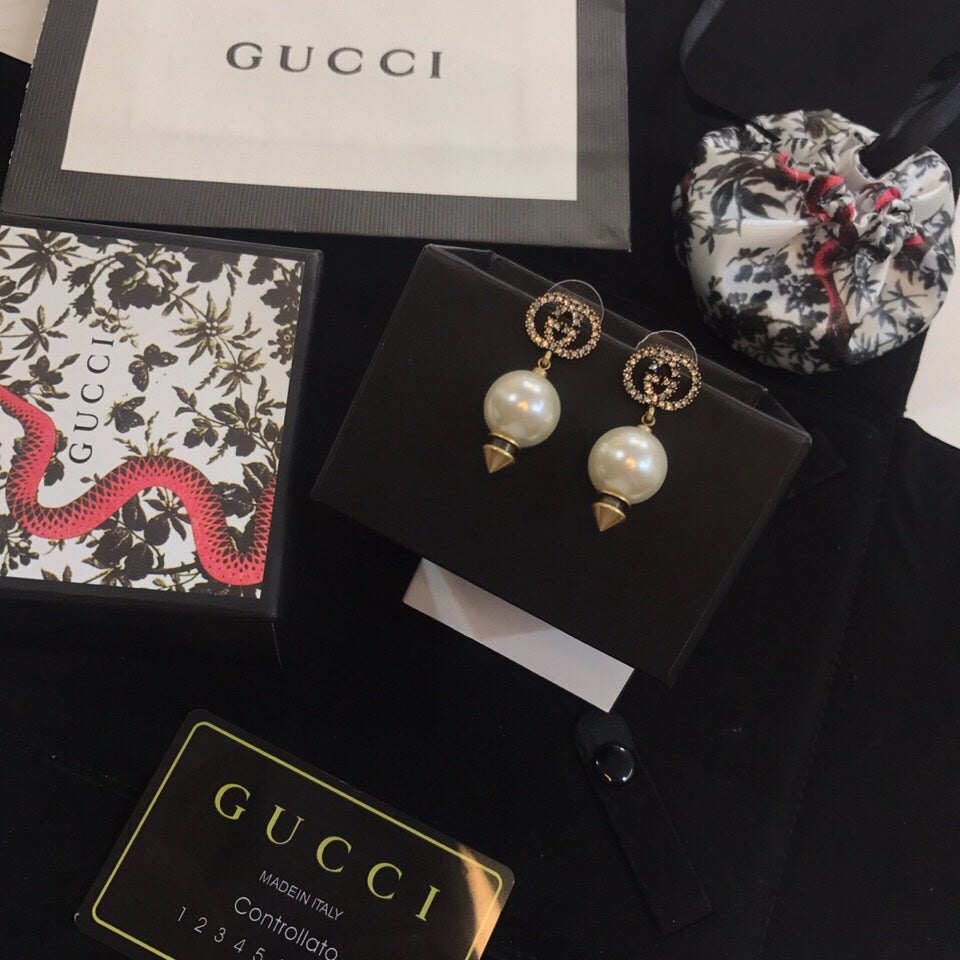 Gucci Double Pearl Pendant 18K Gold Earrings