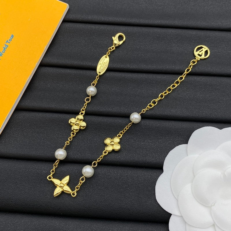 Louis Vuitton Blossom Pearl 18K Gold Bracelet