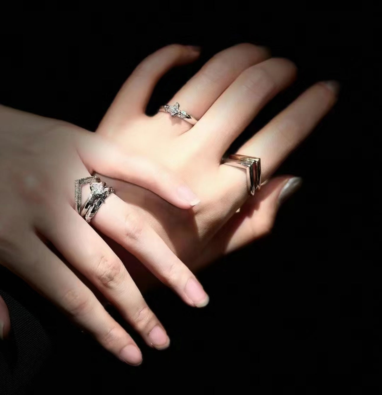 Louis Vuitton V Diamonds 18K Gold Ring