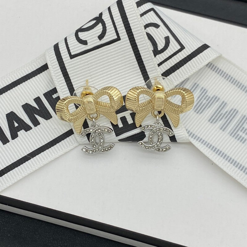 Chanel Bow Tie Gold 18K Gold Earrings