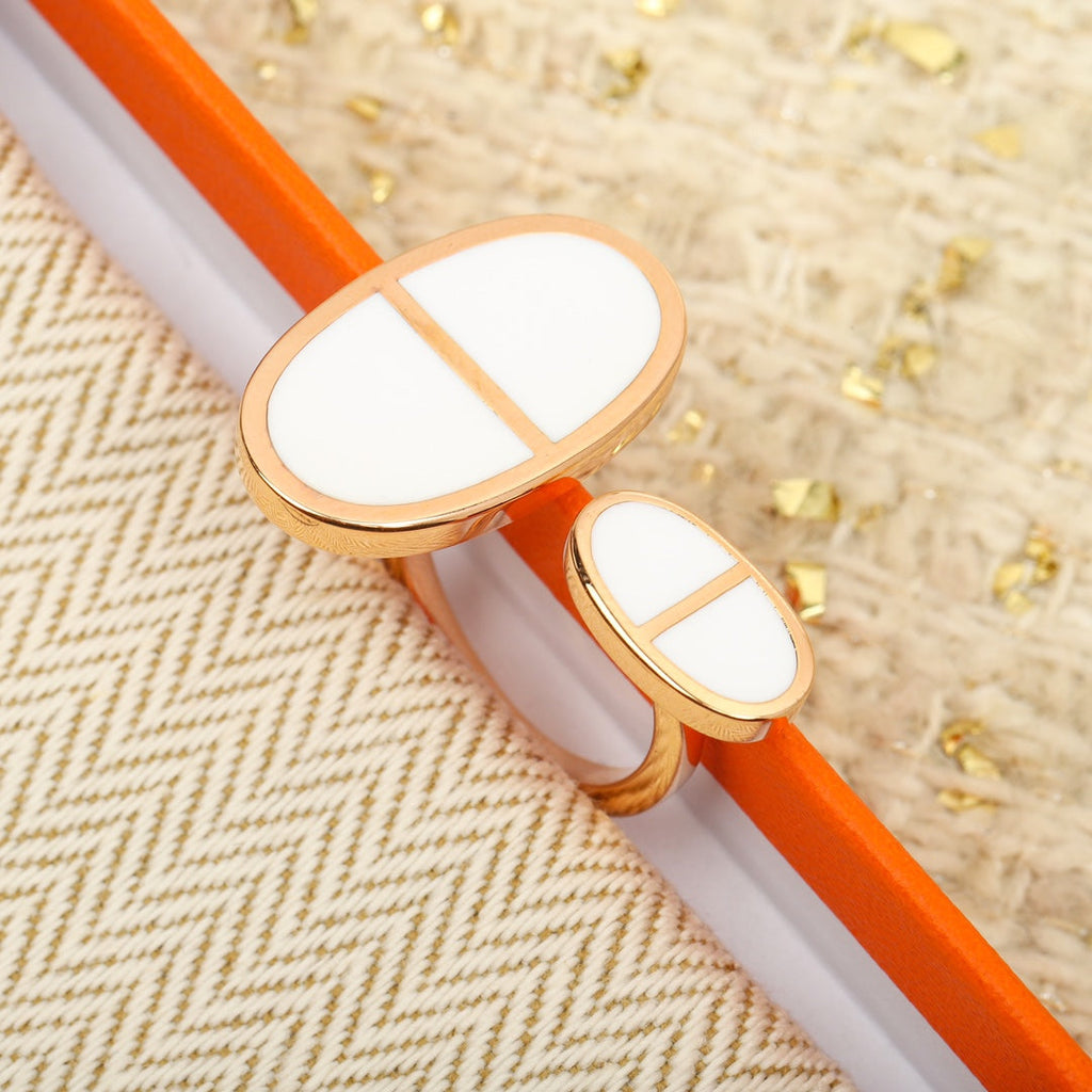 Hermes Chaine D'ancre Verso Large 18K Gold Ring