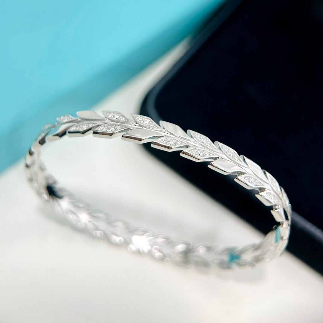 Tiffany Victoria Vine Diamonds 18K Gold Bracelet