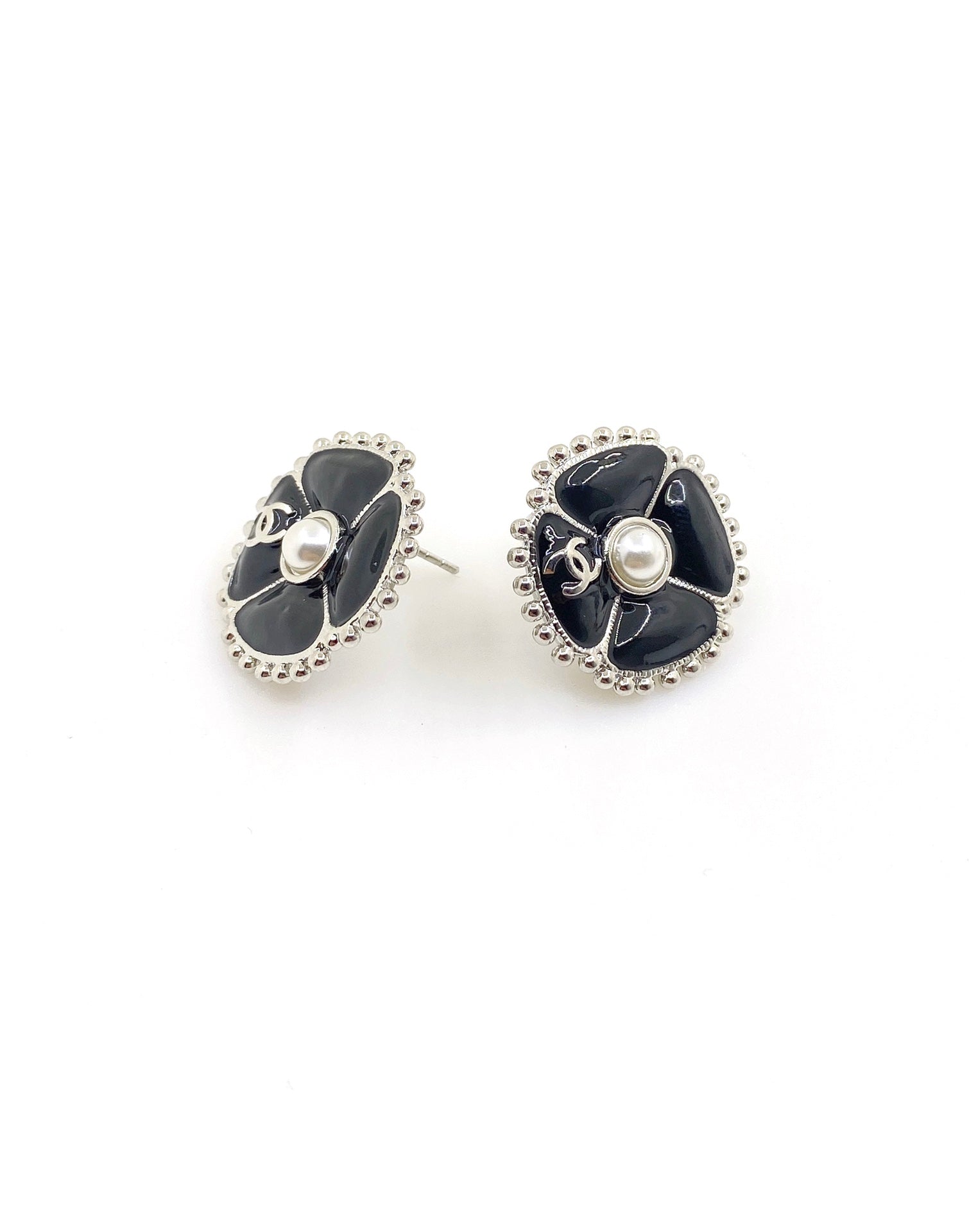Chanel Black Pearl Clover 18K Gold Earrings