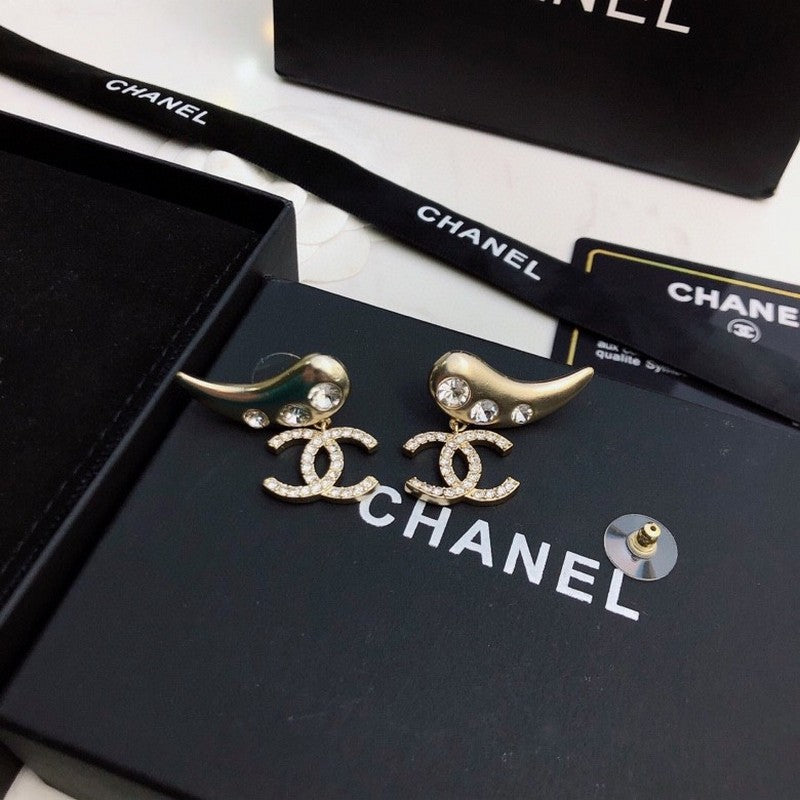Chanel Feather Diamond Gold 18K Gold Earrings