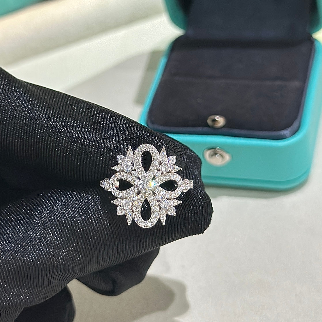 Tiffany Vinatge Flower 18K Gold Ring