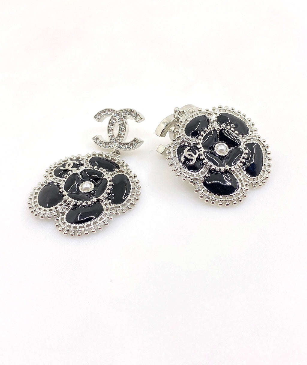 Chanel Black Pearl Camellia 18K Gold Earrings