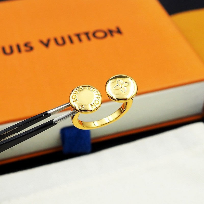 Louis Vuitton Studs 18K Gold Ring