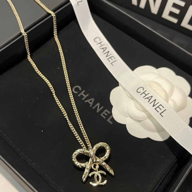 Chanel Gold Bow Tie 18K Gold Necklace